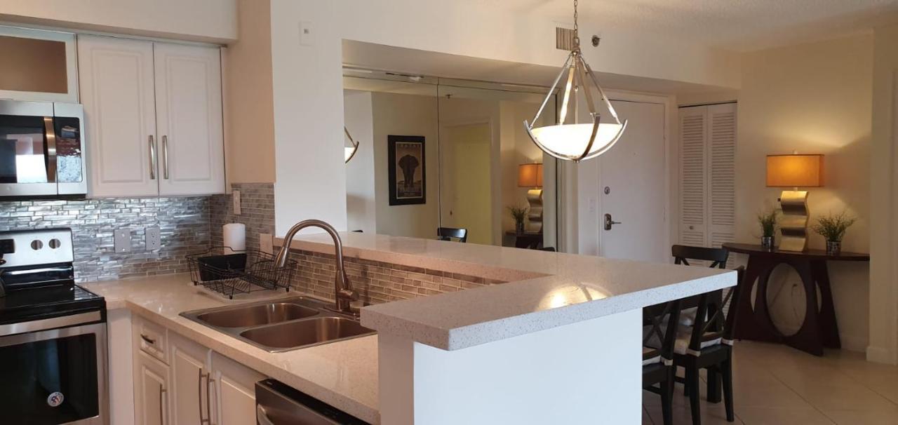 Apartmán Yacht Club Aventura 2Br + 2Ba Miami Exteriér fotografie